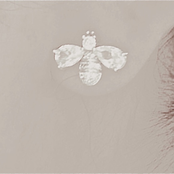 “Crystal Encrusted Bumblebee” Honey Bee Elegant Upscale Sparkly Insect Gold Stud - Picture 16 of 16